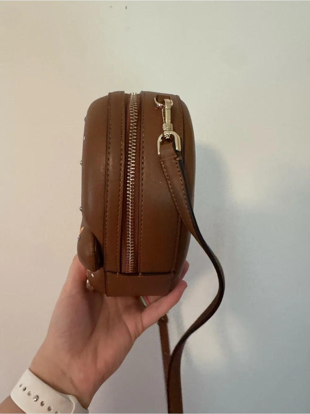 kate spade Brown & Cream Pretzel-Shaped Crossbody Bag with Mustard Packet Zipper - Picture 5 of 17